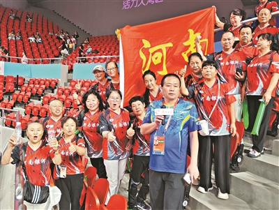 乓球乐园和, 多岁不等, 赛后兴奋地