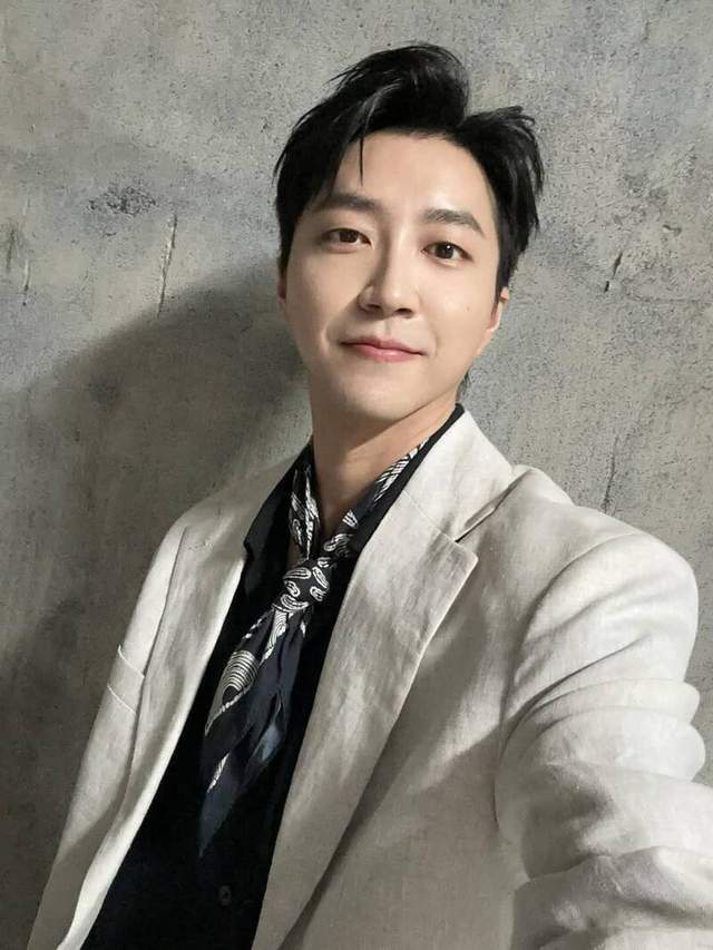 近期他受邀, 们都有跟妈, 年的他被问